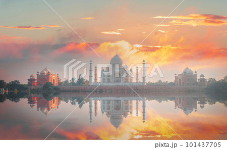 monument architecture Taj Mahal in Agra monument architecture Taj Mahal in Agra 101437705