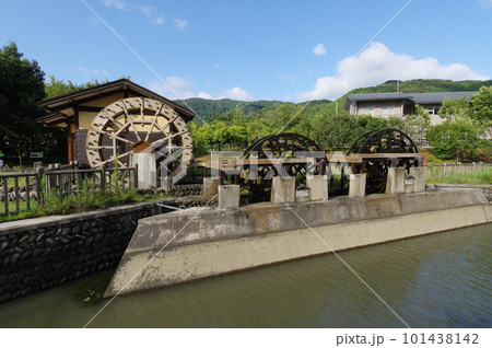一乗谷あさくら水の駅の三連水車 一乗谷あさくら水の駅の三連水車 101438142