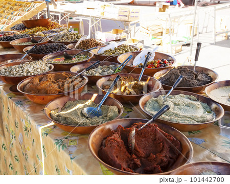 Delicious fresh olives and olive dishes at the street market 101442700