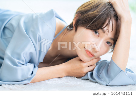 女性 ビューティー ライフスタイル リビング スキンケア 女性 ビューティー ライフスタイル リビング スキンケア 101443111
