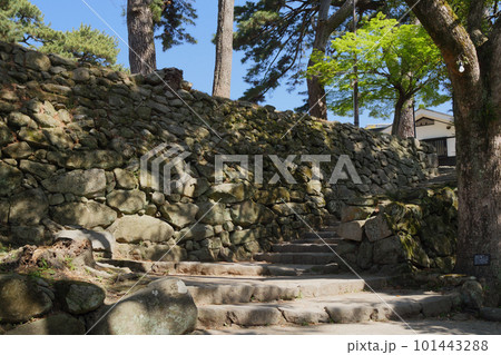岡崎城風呂谷の石垣 101443288