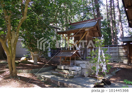 信州　安曇野　堀金の下堀諏訪神社　神明社本殿　安曇野の名匠　立川豊八の作品　文政年間の建立 101445366