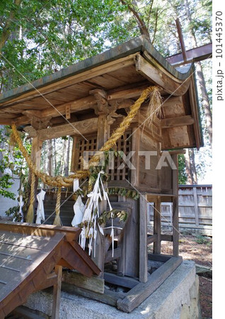 信州　安曇野　堀金の下堀諏訪神社　神明社本殿　安曇野の名匠　立川豊八の作品　文政年間の建立 101445370