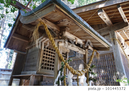 信州 安曇野 堀金の下堀諏訪神社 神明社本殿 安曇野の名匠 立川豊八の作品 文政年間の建立 信州 安曇野 堀金の下堀諏訪神社 神明社本殿 安曇野の名匠 立川豊八の作品 文政年間の建立 101445372