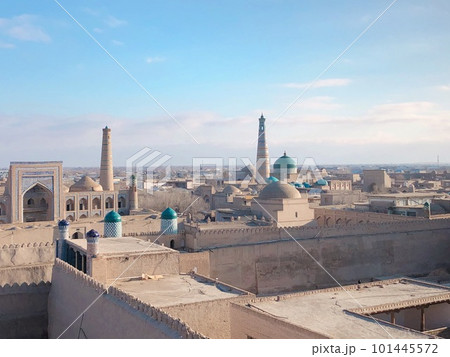 【ウズベキスタン】アクシェイフ・ババの見張り台から見たイチャン・カラの街並み（ヒヴァ） 101445572