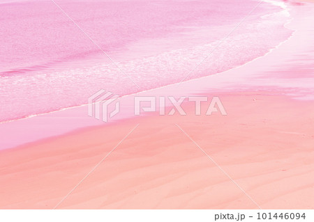 夏の砂浜の風景　波打ち際 101446094