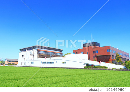 愛知県、飛島村役場と飛島村体育館の風景 愛知県、飛島村役場と飛島村体育館の風景 101449604