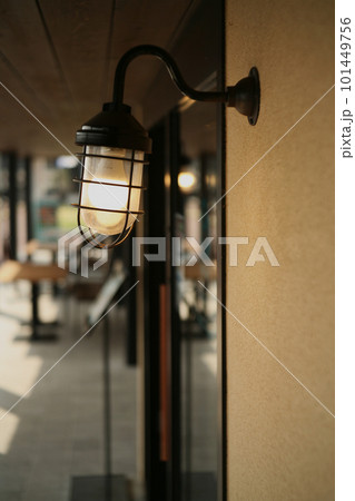 レトロな照明 101449756