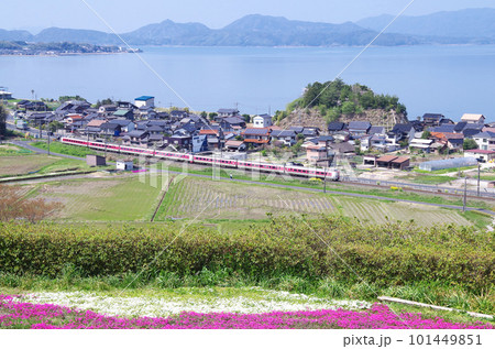 特急やくも号が走る中海沿線の風景 101449851