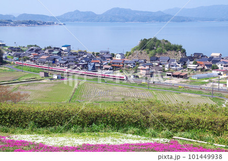 特急やくも号が走る中海沿線の風景 101449938