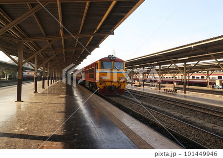 タイ クルンテープ駅と機関車 タイ クルンテープ駅と機関車 101449946