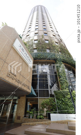 2023年夏から建て替え工事が始まる、大阪・梅田を象徴する複合ビル「大阪マルビル」 101451210