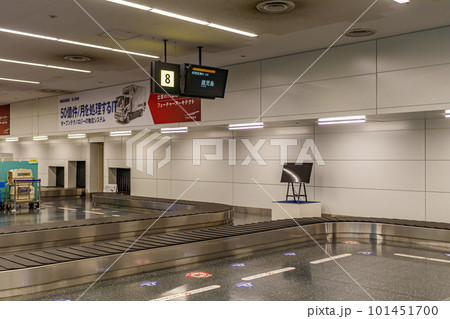 【イメージ素材】国際空港手荷物受取所 101451700
