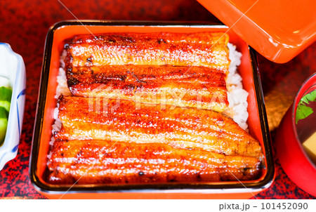 うな重 は 夏バテ防止 の 定番料理 【 土用 の 丑の日 の イメージ 】 101452090