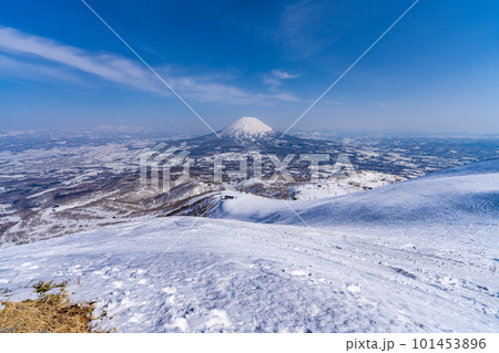北海道　ニセコ　ニセコアンヌプリ　山頂　登山　羊蹄山　スキー　スノーボード　バックカントリー 101453896