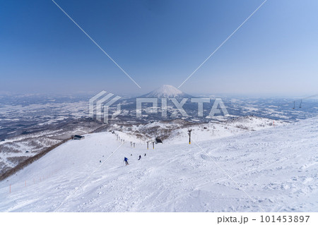 北海道　ニセコ　ニセコアンヌプリ　山頂　登山　羊蹄山　スキー　スノーボード　バックカントリー 101453897