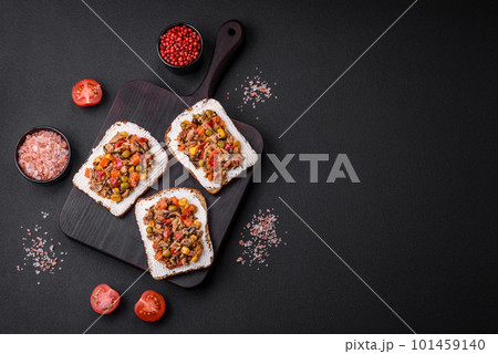 Delicious veggie sandwiches with canned tuna and mexican mix 101459140