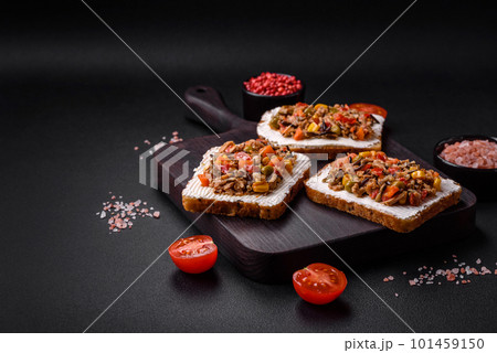 Delicious veggie sandwiches with canned tuna and mexican mix 101459150
