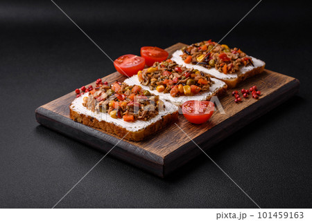 Delicious veggie sandwiches with canned tuna and mexican mix Delicious veggie sandwiches with canned tuna and mexican mix 101459163
