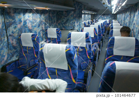博多－出雲間を繋ぐ高速夜行バス「出雲ドリーム博多号」の車内の座席_2 101464677