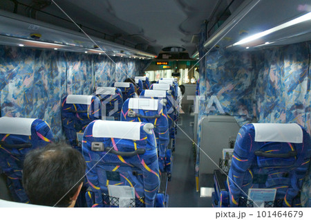 博多－出雲間を繋ぐ高速夜行バス「出雲ドリーム博多号」の車内の座席_4 101464679