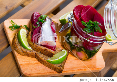 Homemade pickled poutassou with beets 101467556