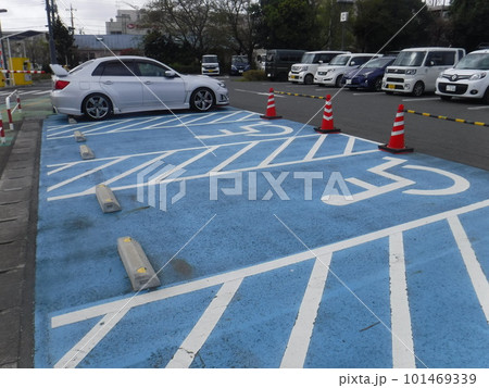 車いすで乗り降りできる駐車場 101469339