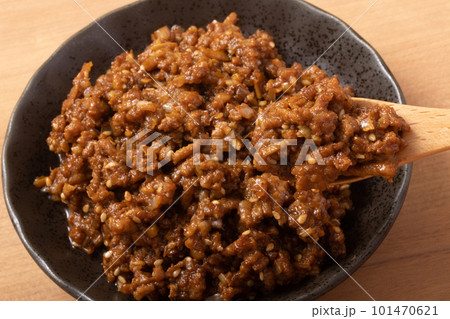 坦々麺用の肉味噌　(肉そぼろ) 101470621