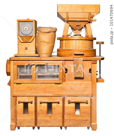 Grinding mill with a sifter for the production of flour of different varieties, groats and bran. Grinding mill with a sifter for the production of flour of different varieties, groats and bran. 101470694