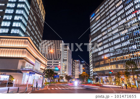 《神奈川県》横浜みなとみらい・オフィスビル群全館ライトアップ夜景 101471655