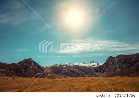 Mountain range, covered with snow Mountain range, covered with snow 101471756