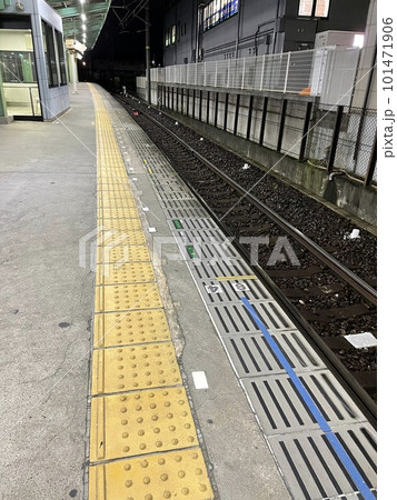 駅のホーム 101471906