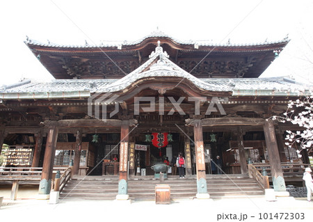 春の粉河寺 101472303