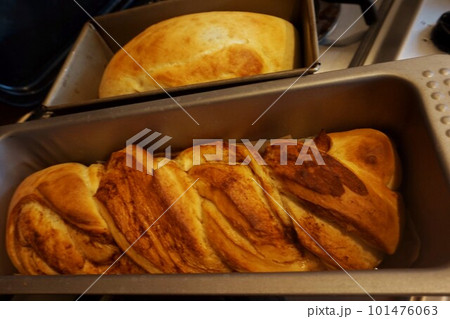 焼き立てパン 101476063