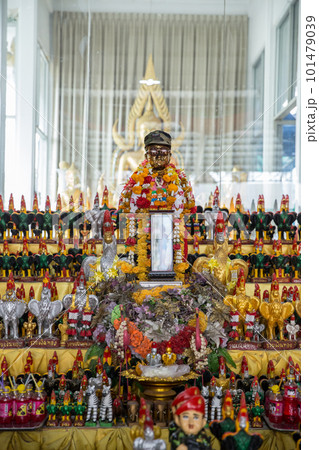 Ai Khai Wat donyai Famous temple for making good fortune wishes. Ai Khai Wat donyai Famous temple for making good fortune wishes. 101479039