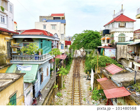 カラフルなベトナムの街並み 101480568