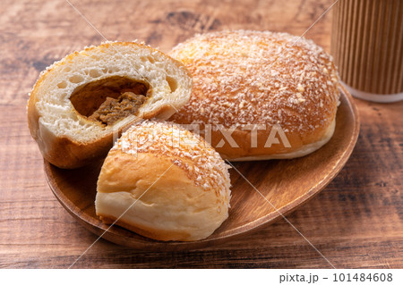 焼きカレーパン 焼きカレーパン 101484608