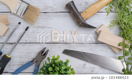 DIYの文字と工具　日曜大工イメージ 101486023
