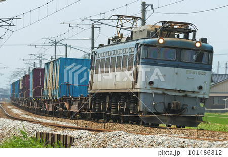 北陸本線　西高岡ー高岡　JR貨物　EF81-502（富山） 101486812