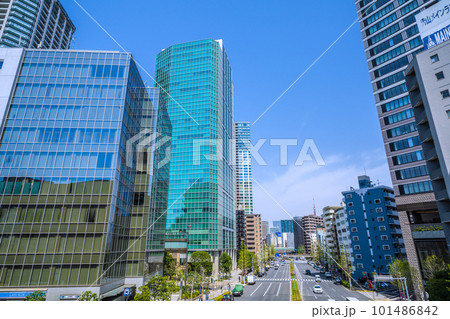 日本の東京都市景観 白金高輪駅やアエルシティ・NBFプラチナタワーなどを望む 日本の東京都市景観 白金高輪駅やアエルシティ・NBFプラチナタワーなどを望む 101486842