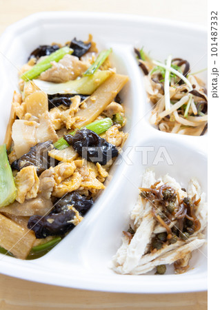 美味しい豚肉と野菜の玉子炒め 美味しい豚肉と野菜の玉子炒め 101487332