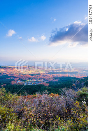 くじゅう連山　ドライブイン展望から観える風景　(やまなみハイウェイ)　大分県 101487763