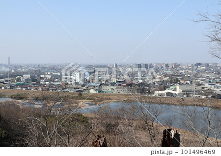 尾張四観音の一つ龍泉寺尾張四観音の一つ龍泉寺から望む庄内川 101496469