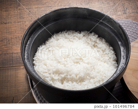 炊きたてご飯　鉄釜 101496784