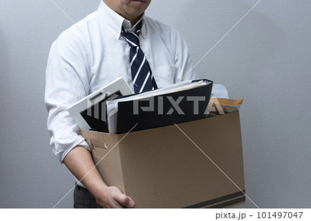 リストラされた中高年男性 リストラされた中高年男性 101497047