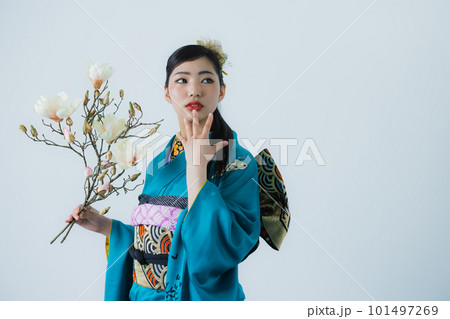 青い振袖 101497269