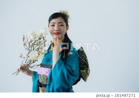 青い振袖 青い振袖 101497271