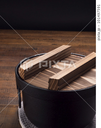 鉄釜　ご飯鍋 101497591