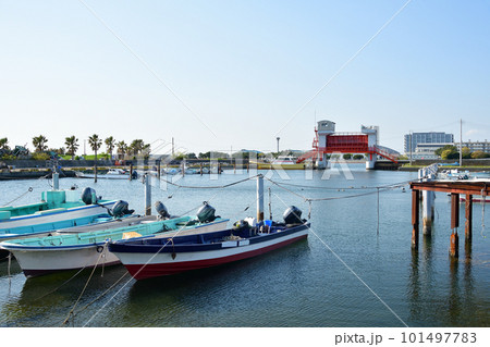 木更津港の船溜り　千葉県木更津市 101497783