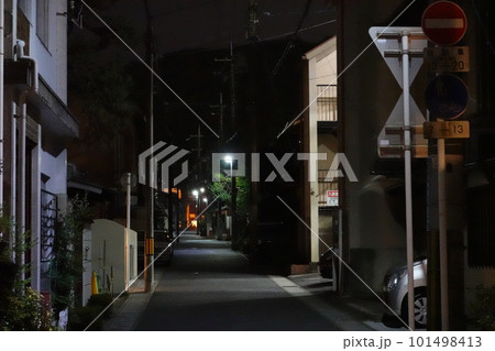夜の裏道 夜の裏道 101498413